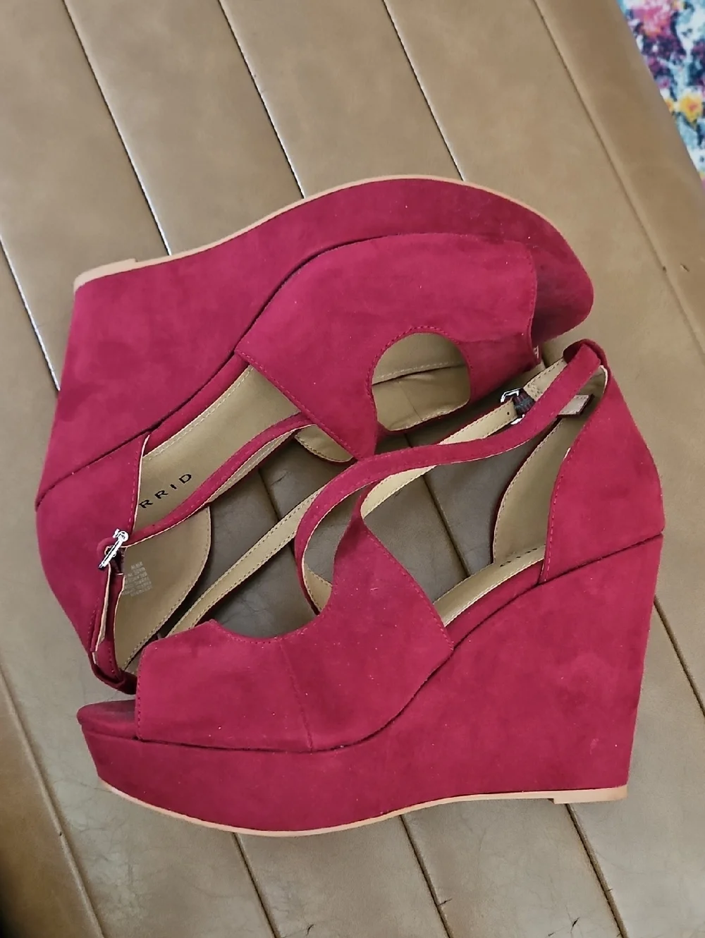 Torrid Burgundy Suede Wedge Sandals Size 9WW - Picture 7 of 9